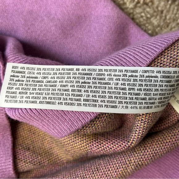 Disney Daisy Duck White and Pink Flowers Lilac Purple Sweater Size XL - Picture 6 of 9